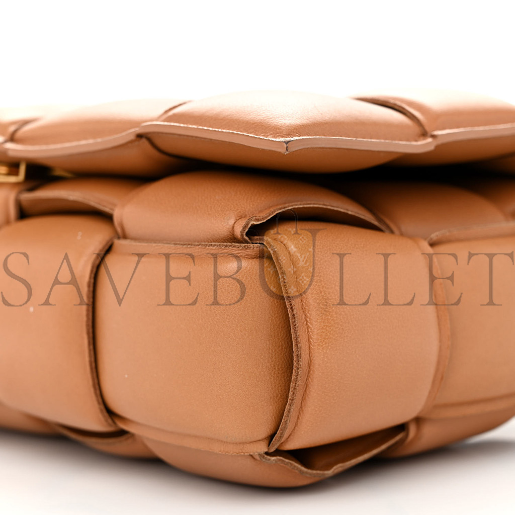 BOTTEGA VENETA NAPPA MAXI INTRECCIO PADDED CASSETTE CROSSBODY BAG CARAMEL (26*18*8cm)