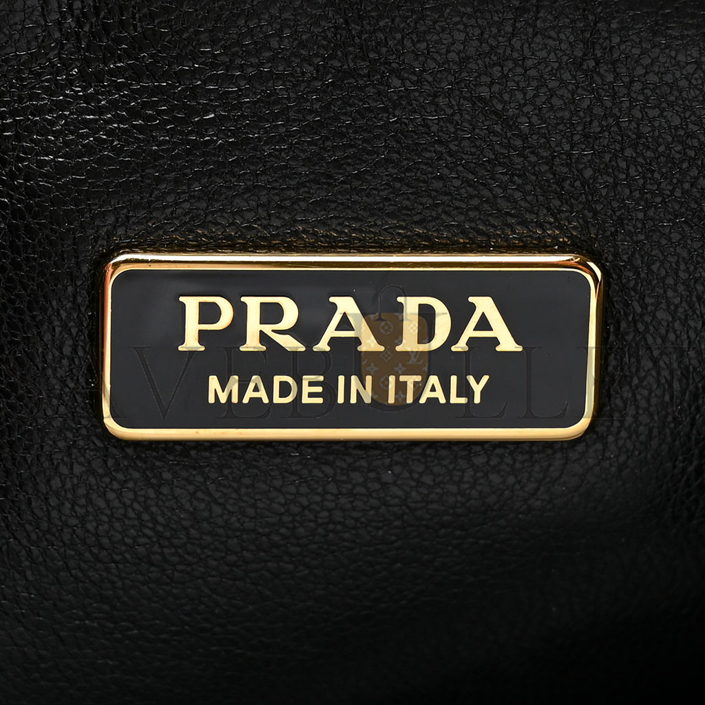 PRADA JACQUARD TRIANGOLO SYMBOLE EMBROIDERED MINI TRIANGLE SHOULDER BAG BLACK CILIEGIA (28*15*6cm)