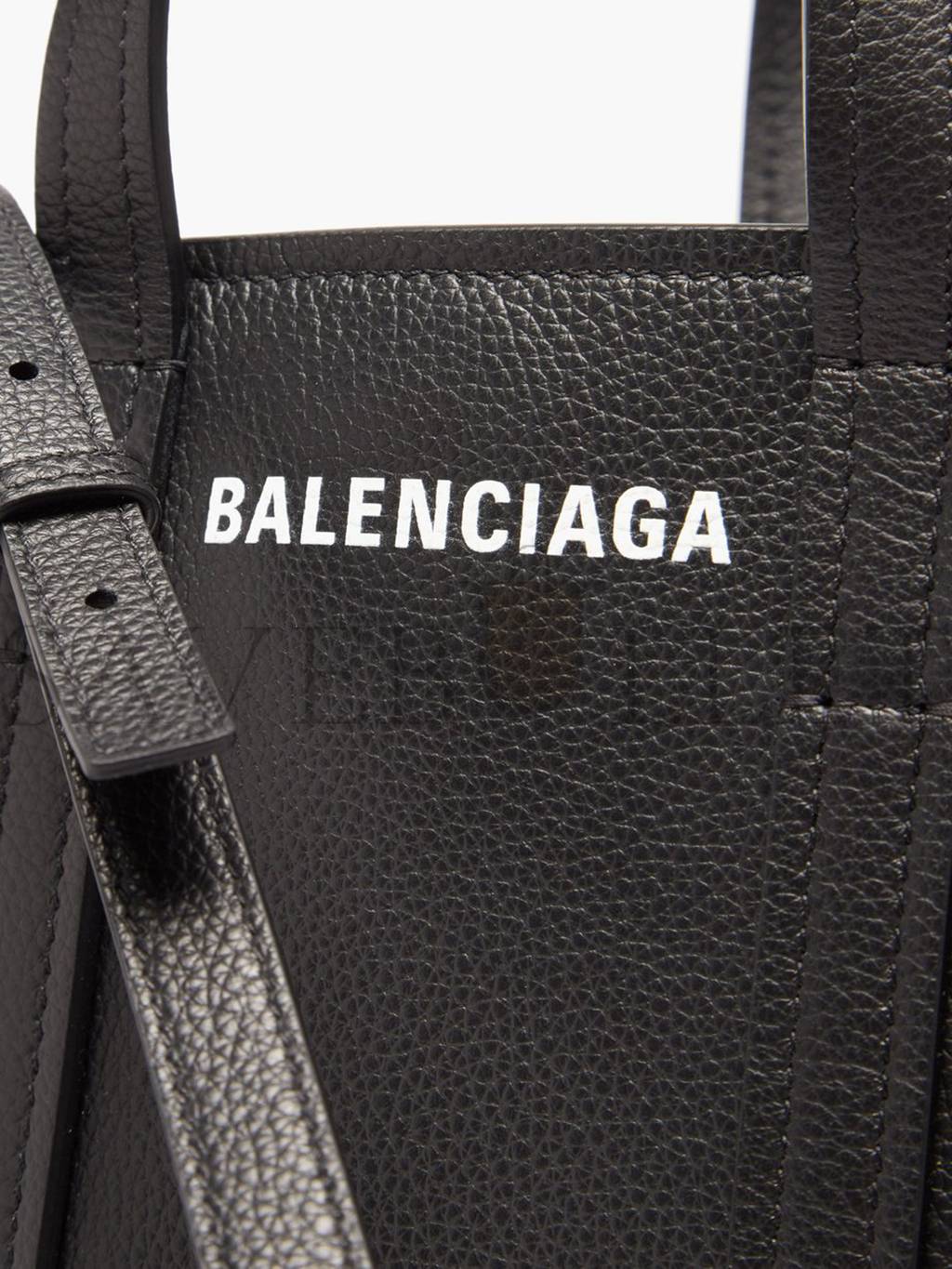 BALENCIAGA BLACK EVERYDAY LOGO-PRINT LEATHER TOTE BAG MATCHESFASHION US (22.5*14.5*10cm)